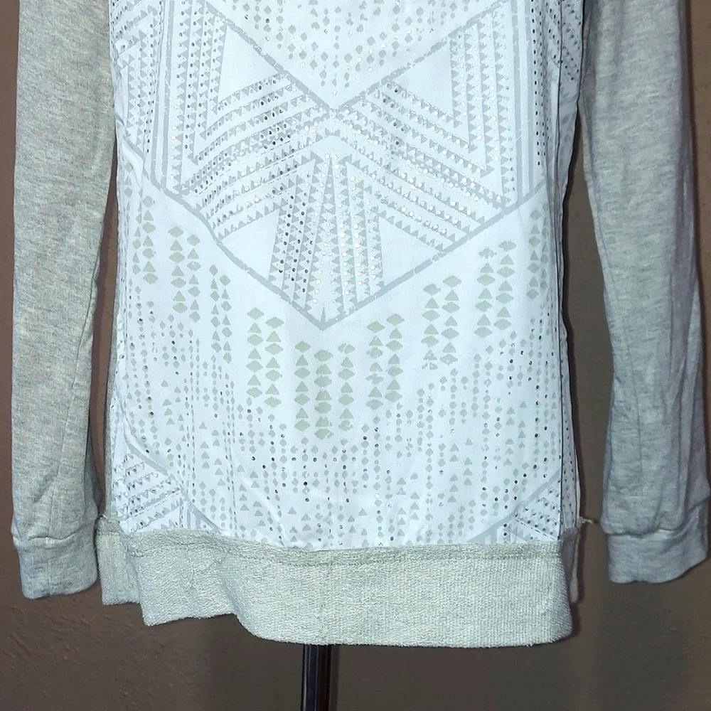 NWT Women's Jolt For Vanity Gray Aztec Patterned Sheer Knit Top - Picture 4 of 12